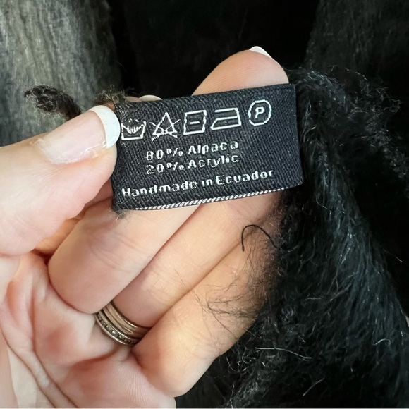 Shupaca Brushed Alpaca Scarf - Picture 7 of 7